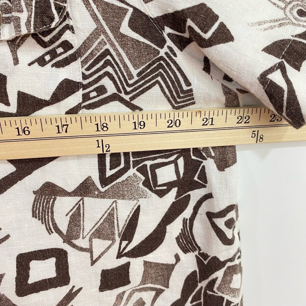 Chicos Shirt Large 2 Brown Linen Geometric Camp Top Gauze Safari Vacation Resort - Picture 7 of 9